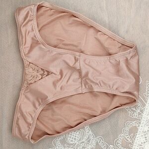 Vintage Corinna Fashions NWOT Panties Lace Stretch Size Medium